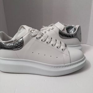Alexander McQueen Larry sneaker